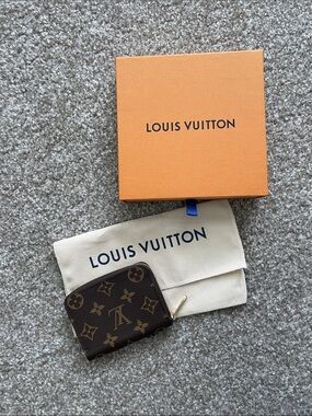 Like New Louis Vuitton Monogram Zippy Coin Purse